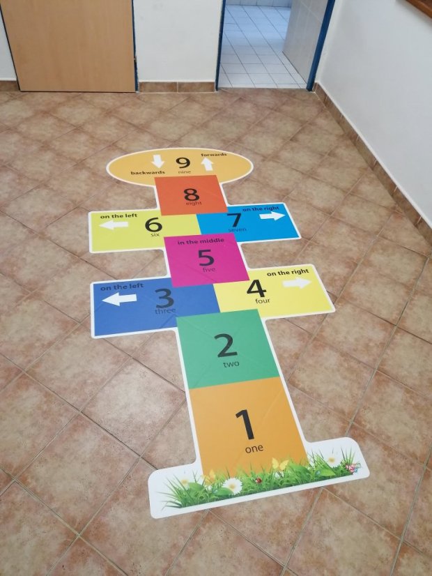 Skákací panák Mr. English