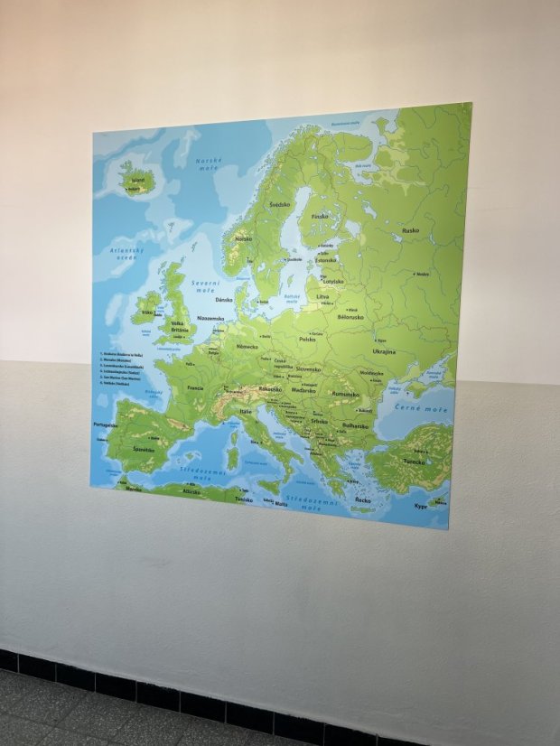 Nástěnná mapa Evropy - zeměpisná