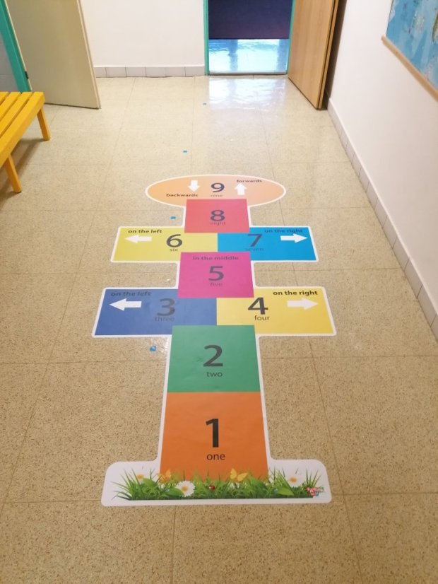 Skákací panák Mr. English