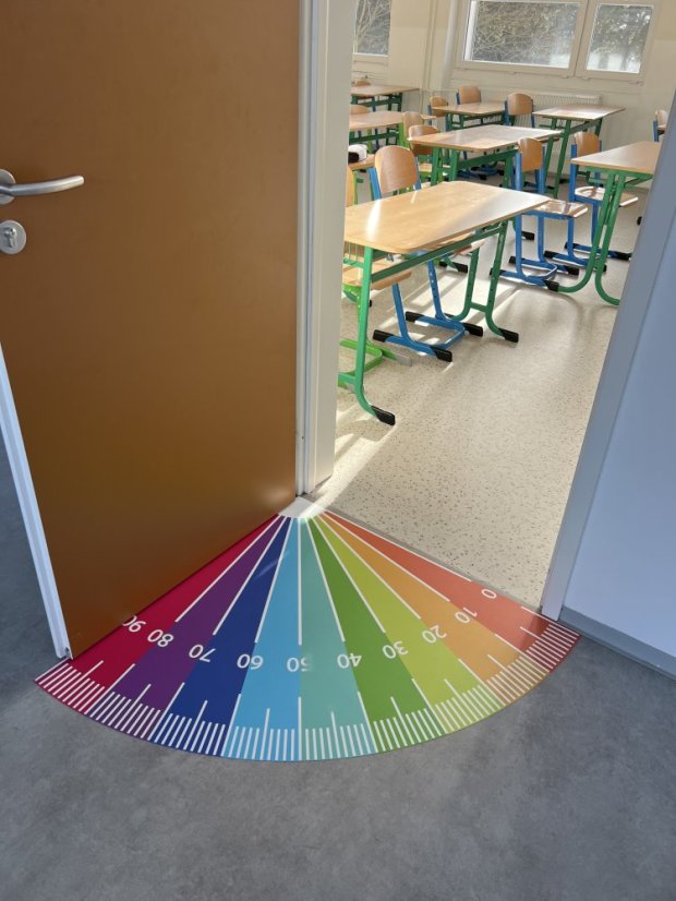 Podlahový uhlomer 90° ľavý - Barva: Duhova