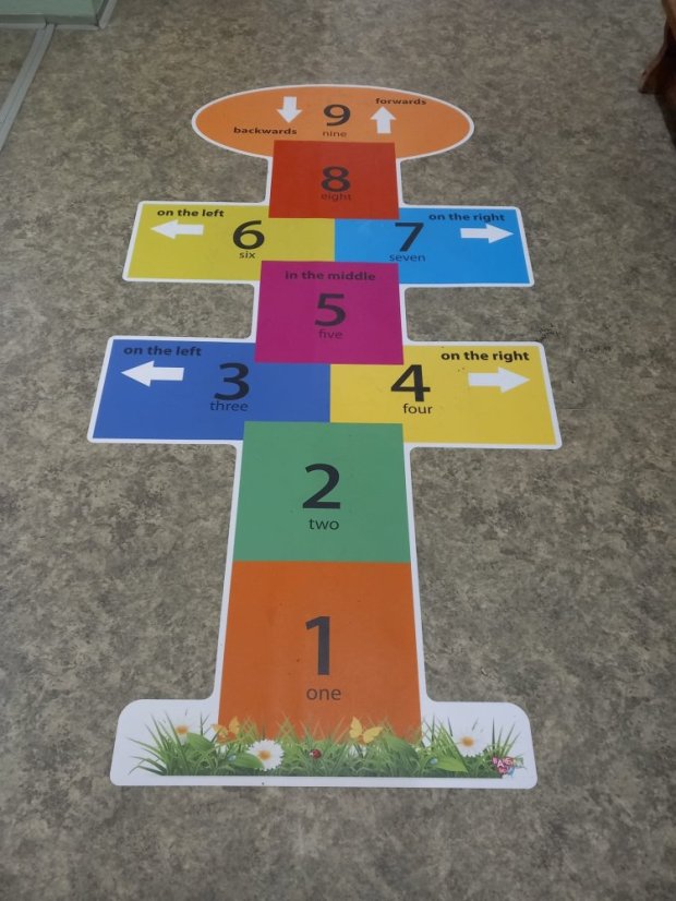 Skákací panák Mr. English