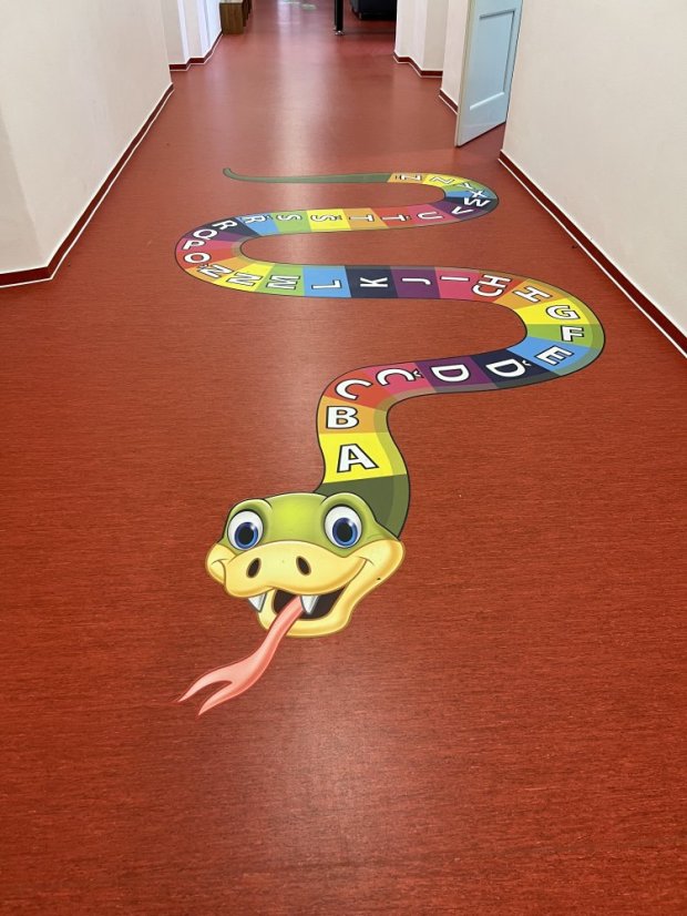 Had s písmeny - vlnitý