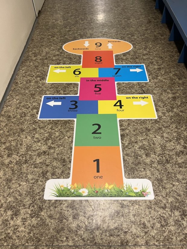 Skákací panák Mr. English