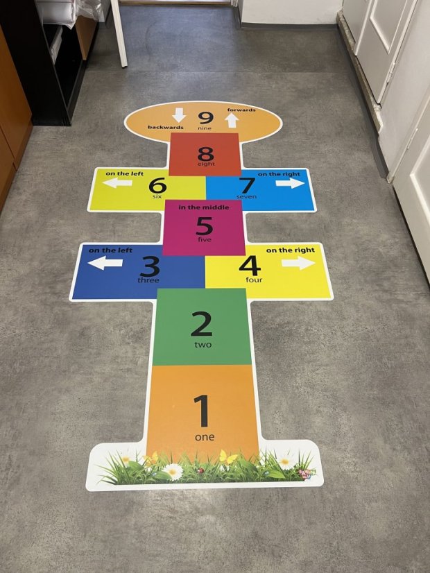 Skákací panák Mr. English