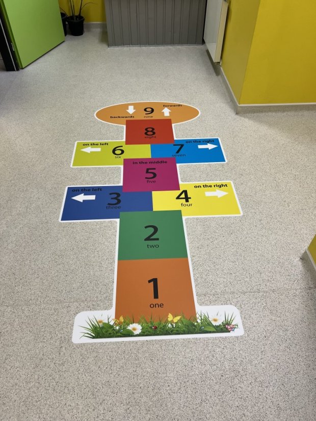 Skákací panák Mr. English