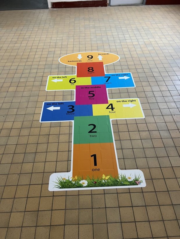 Skákací panák Mr. English