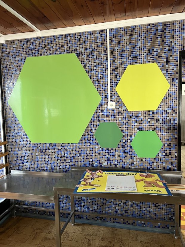 Magnetická nástěnka - hexa sada 4 ks