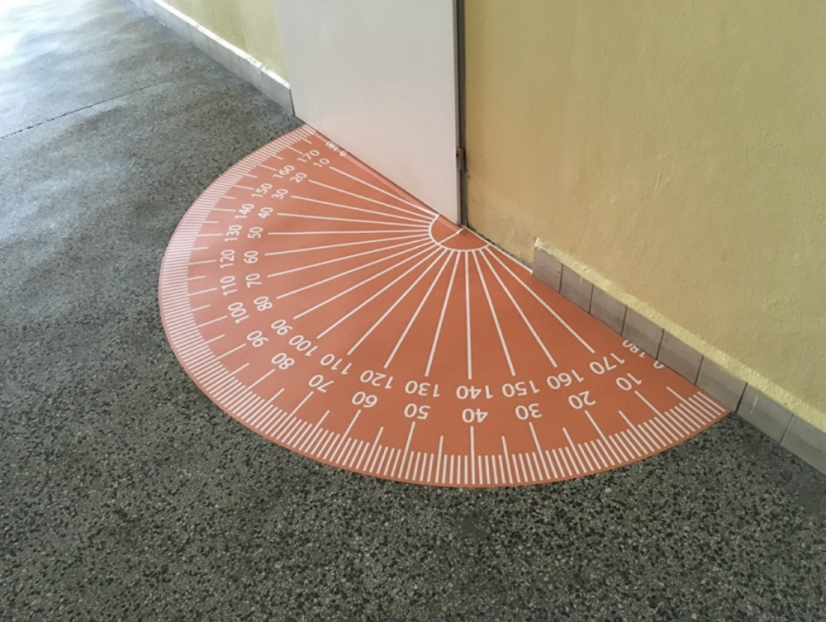 Podlahový uhlomer 180° - Barva: Žlutá