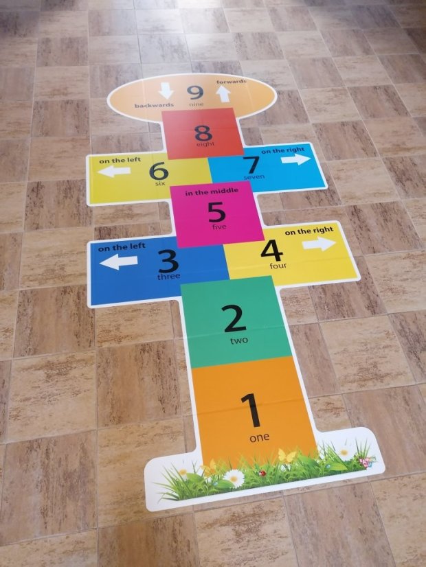 Skákací panák Mr. English