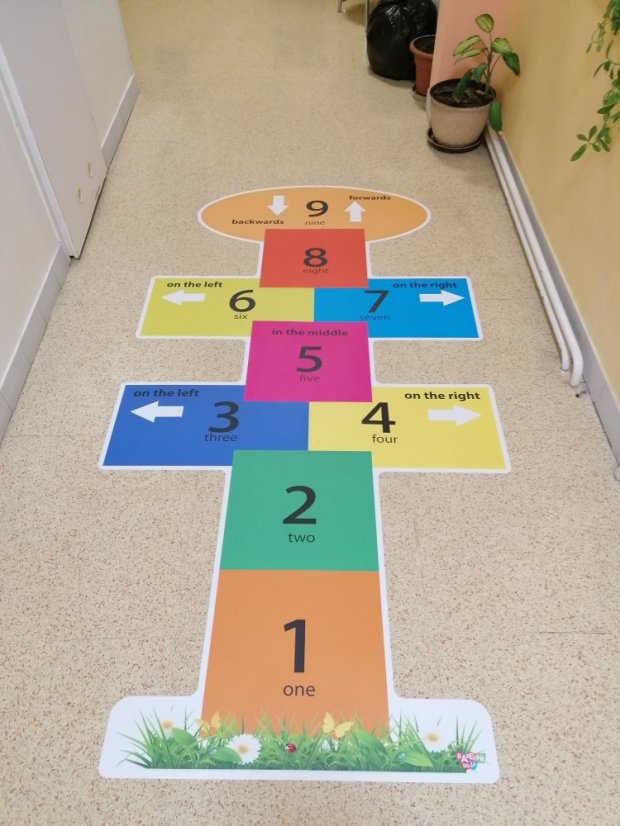 Skákací panák Mr. English